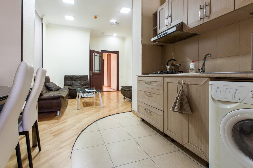 Sweet Home Apartment Tiflis Oda fotoğraf